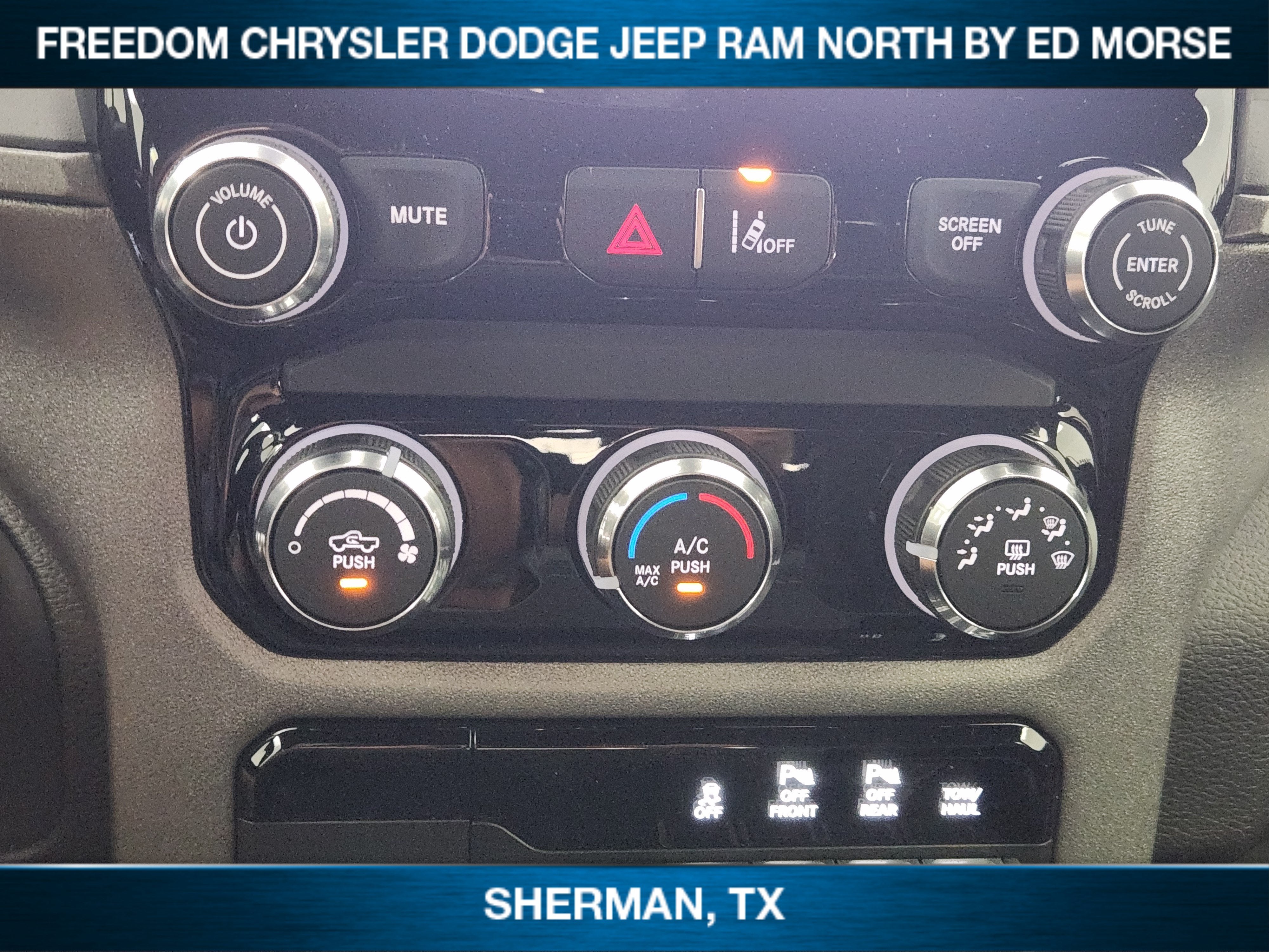 2026 RAM 1500 RAM 1500 EXPRESS QUAD CAB 4X2 6'4' BOX