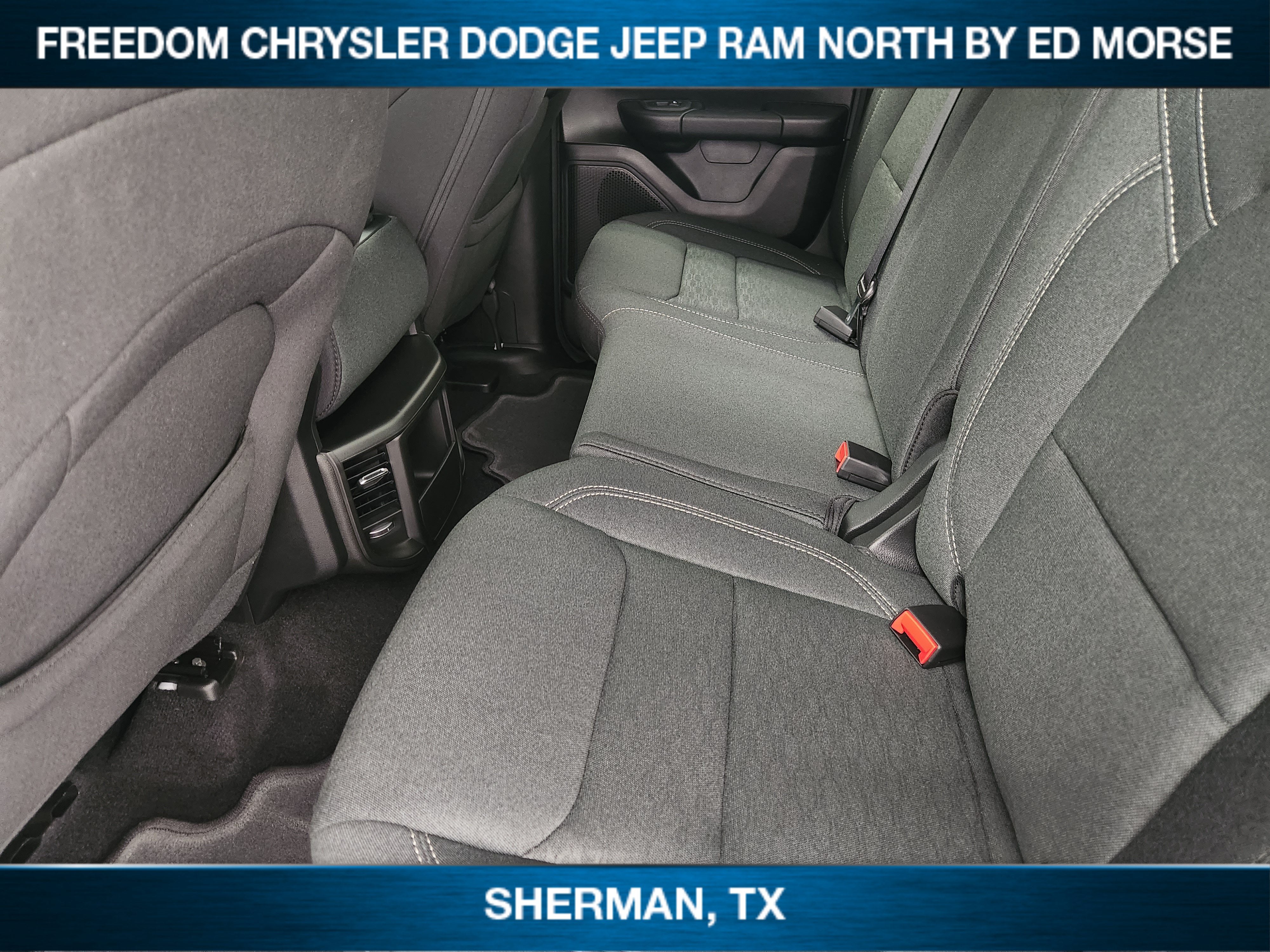 2026 RAM 1500 RAM 1500 EXPRESS QUAD CAB 4X2 6'4' BOX