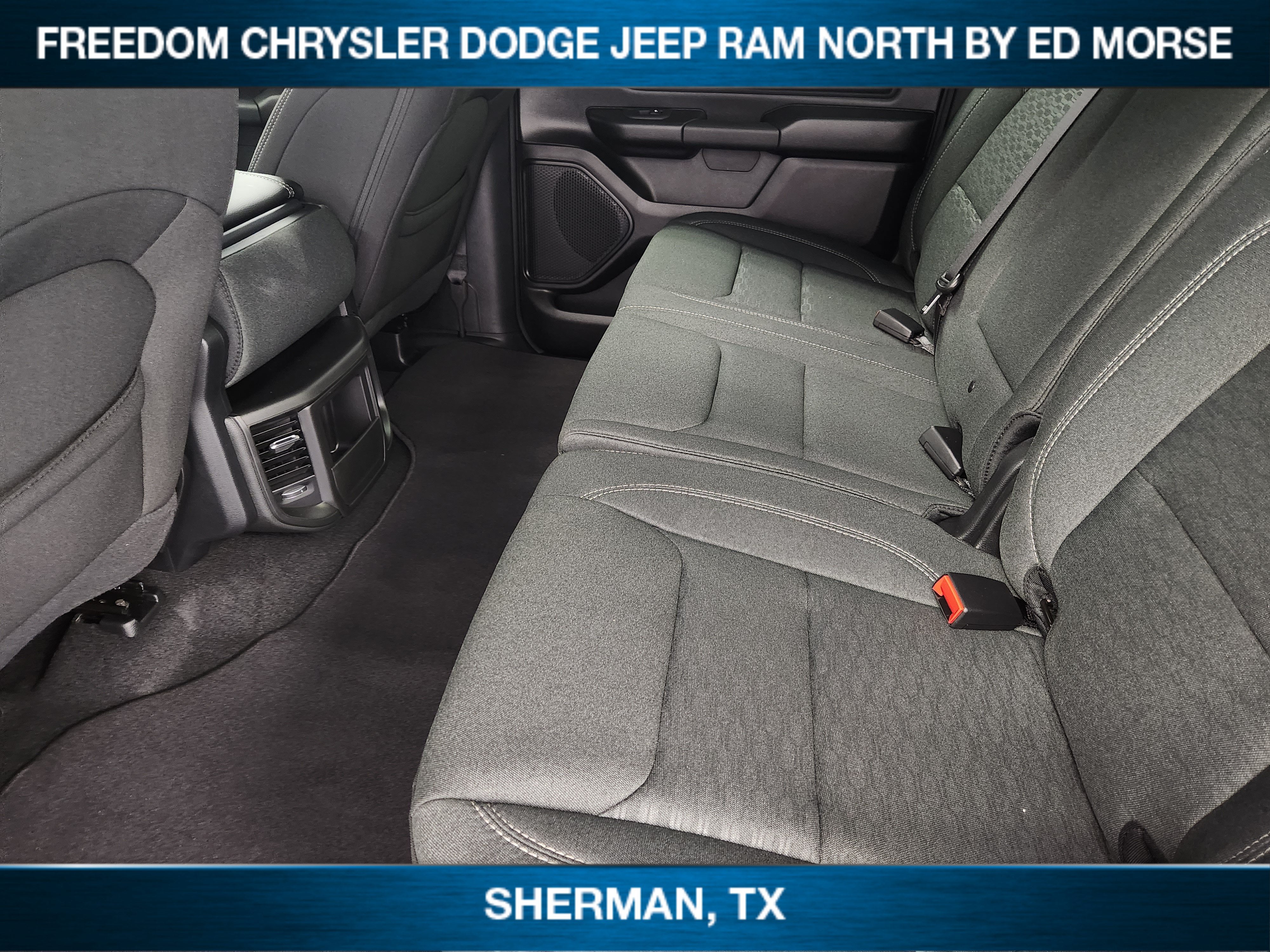 2027 RAM 1500 RAM 1500 EXPRESS CREW CAB 4X4 5'7' BOX