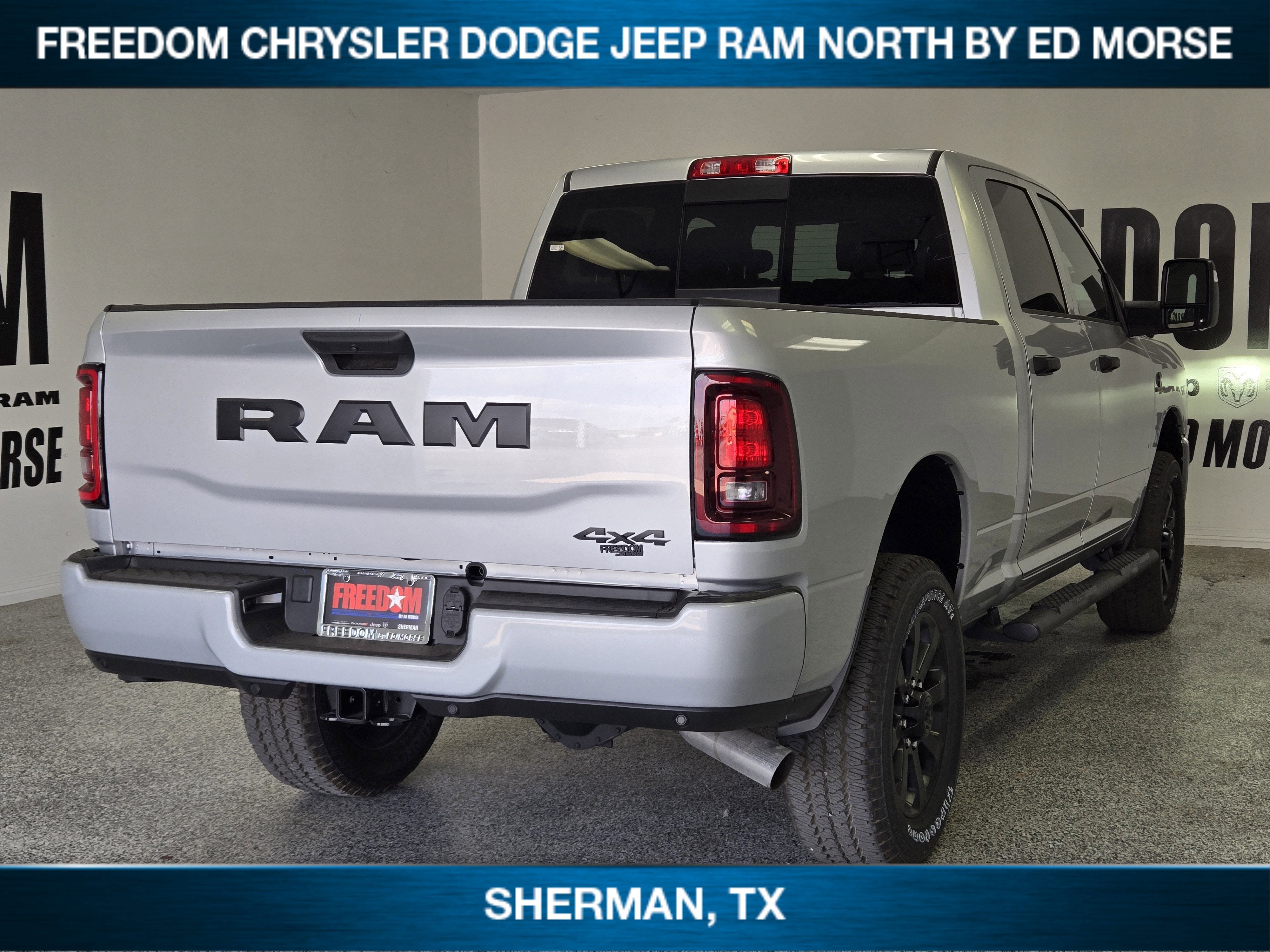 2026 RAM Ram 2500 RAM 2500 BLACK EXPRESS CREW CAB 4X4 6'4' BOX