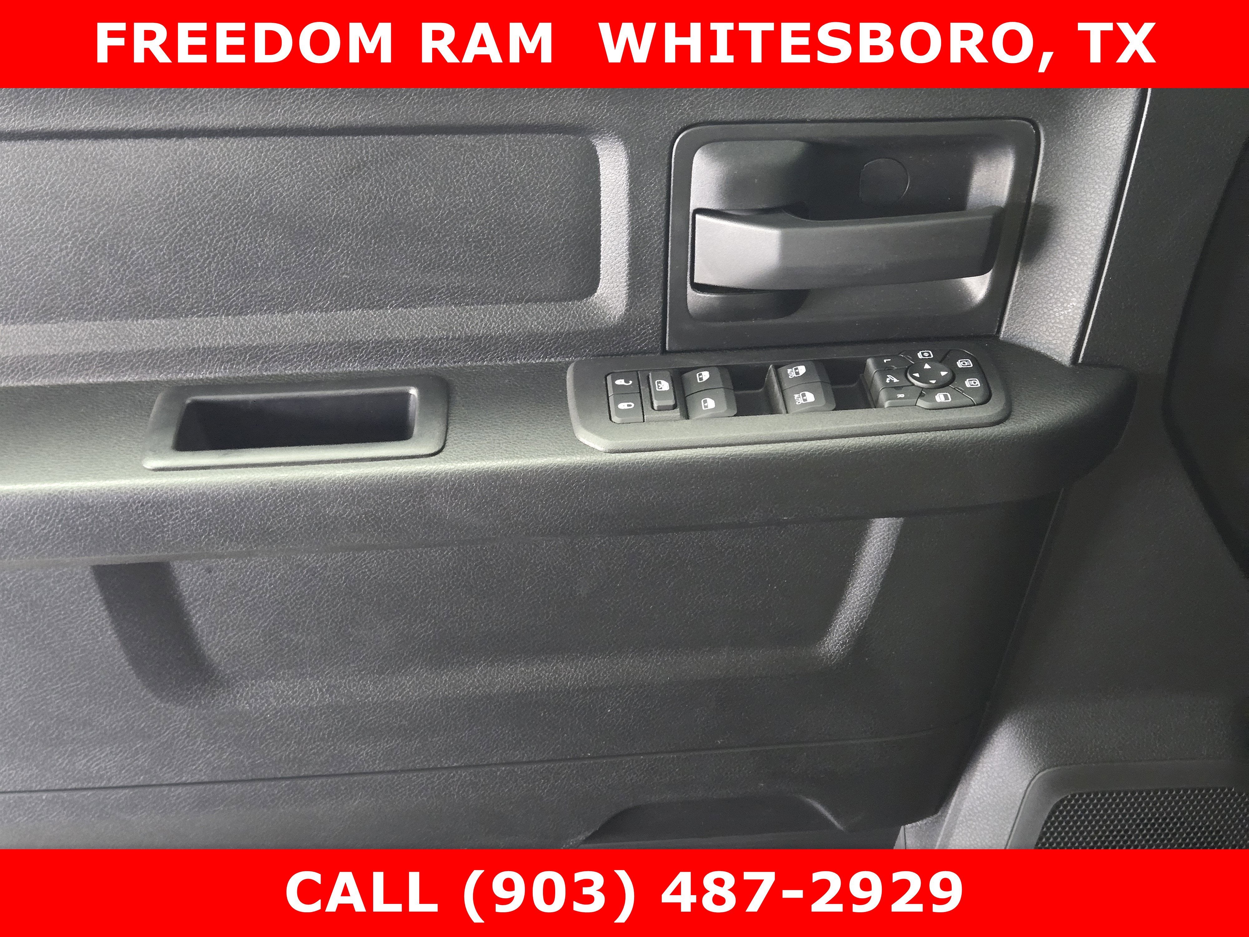 2026 RAM Ram 2500 RAM 2500 BLACK EXPRESS CREW CAB 4X4 6'4' BOX