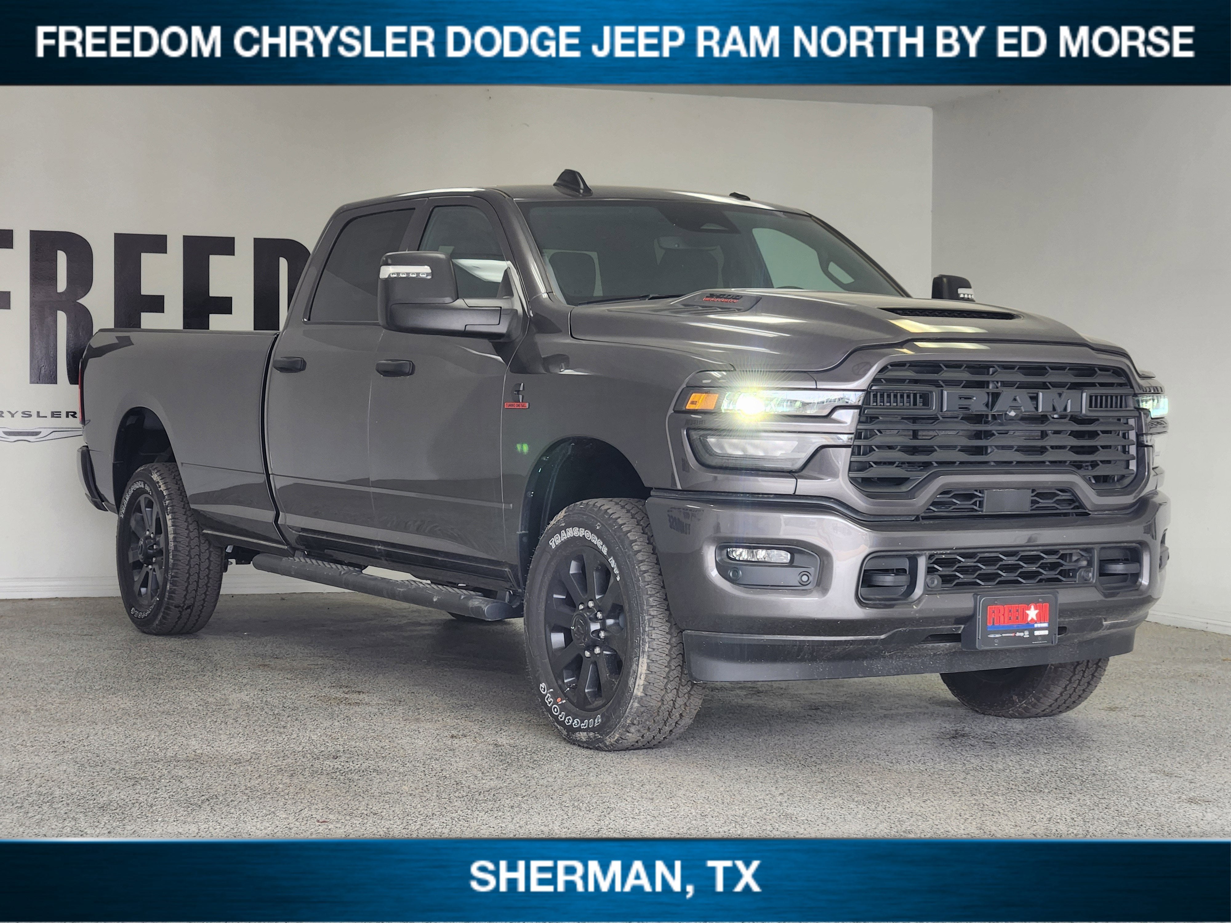 2026 RAM Ram 2500 RAM 2500 BLACK EXPRESS CREW CAB 4X4 8' BOX