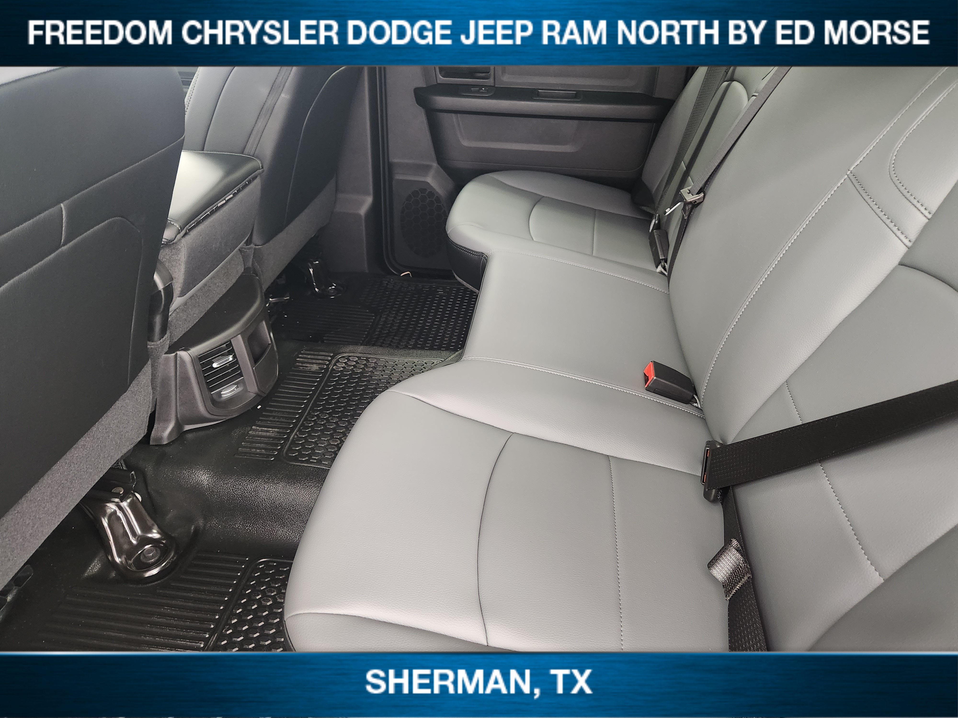 2026 RAM 3500 RAM 3500 TRADESMAN CREW CAB 4X4 8' BOX