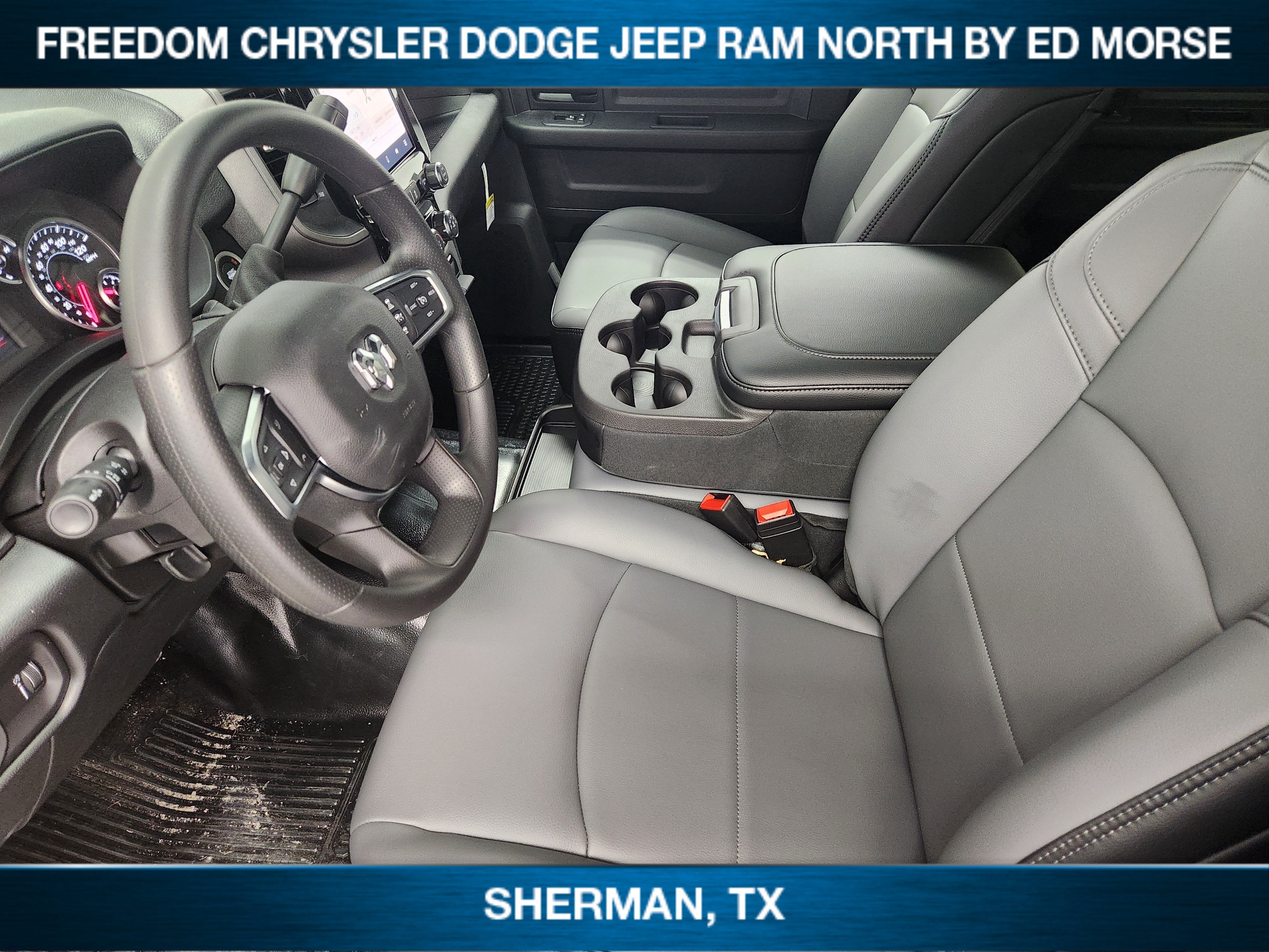 2026 RAM 3500 RAM 3500 TRADESMAN CREW CAB 4X4 8' BOX