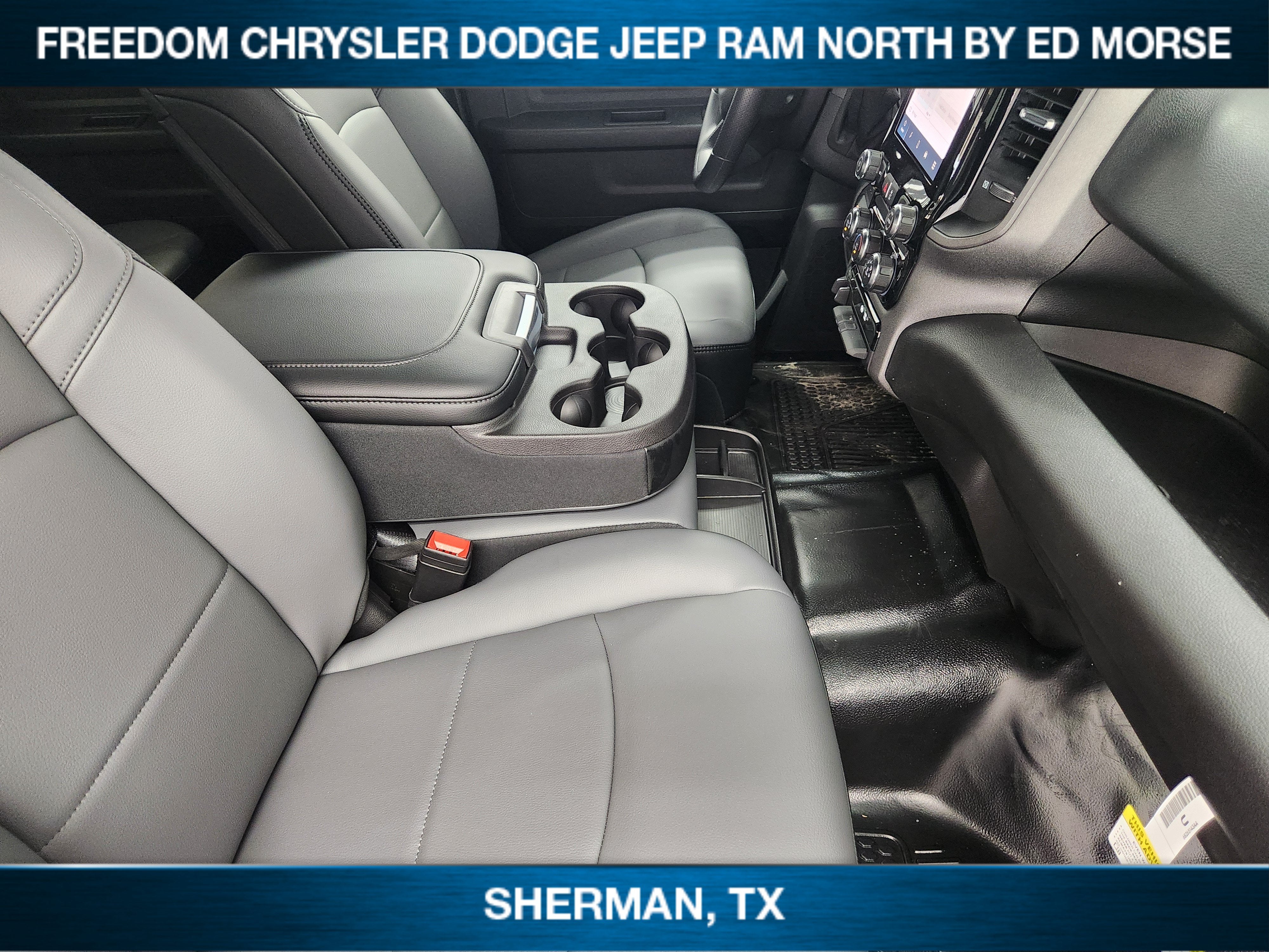 2026 RAM 3500 RAM 3500 TRADESMAN CREW CAB 4X4 8' BOX