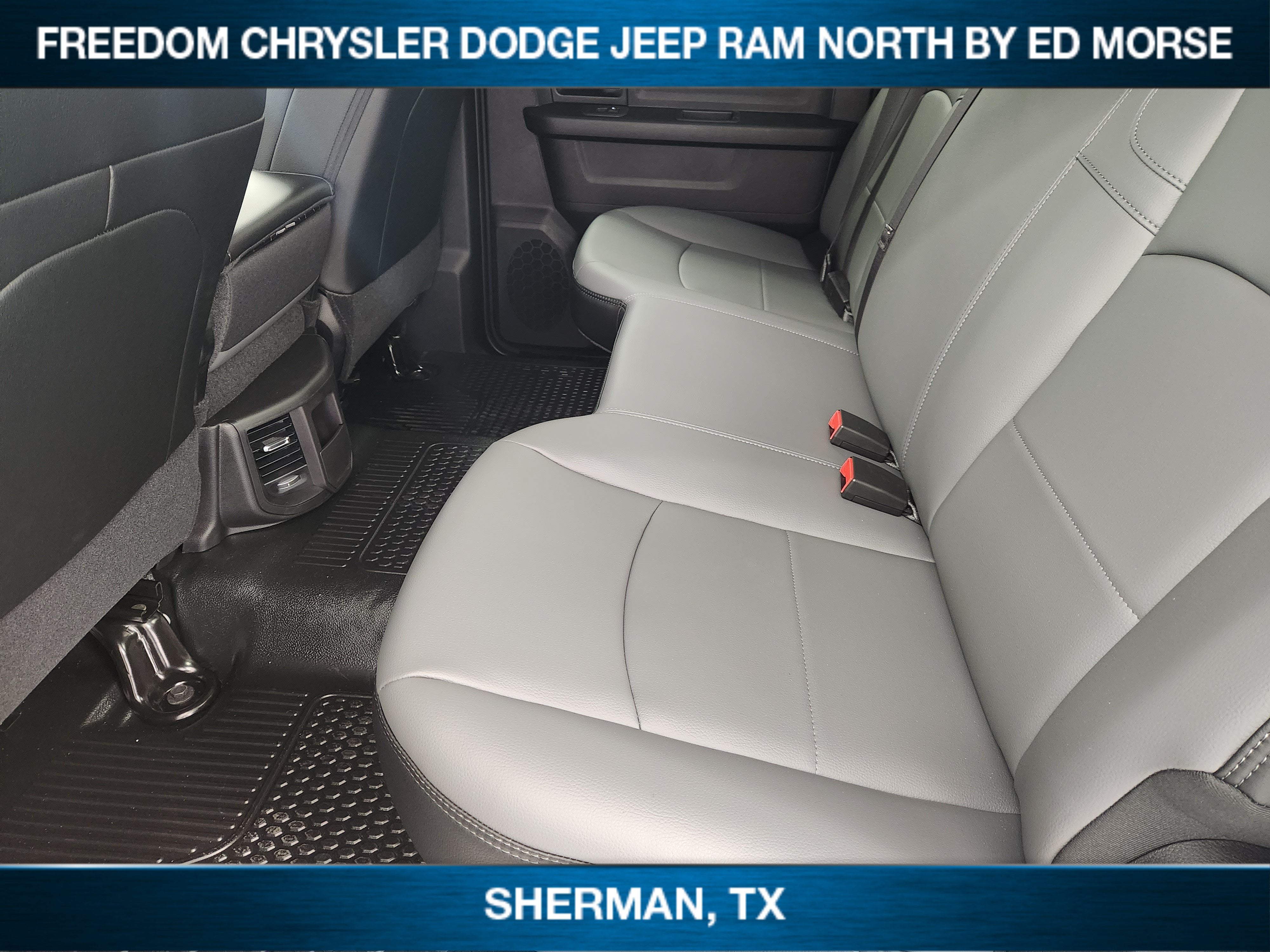 2026 RAM 3500 RAM 3500 TRADESMAN CREW CAB 4X4 8' BOX