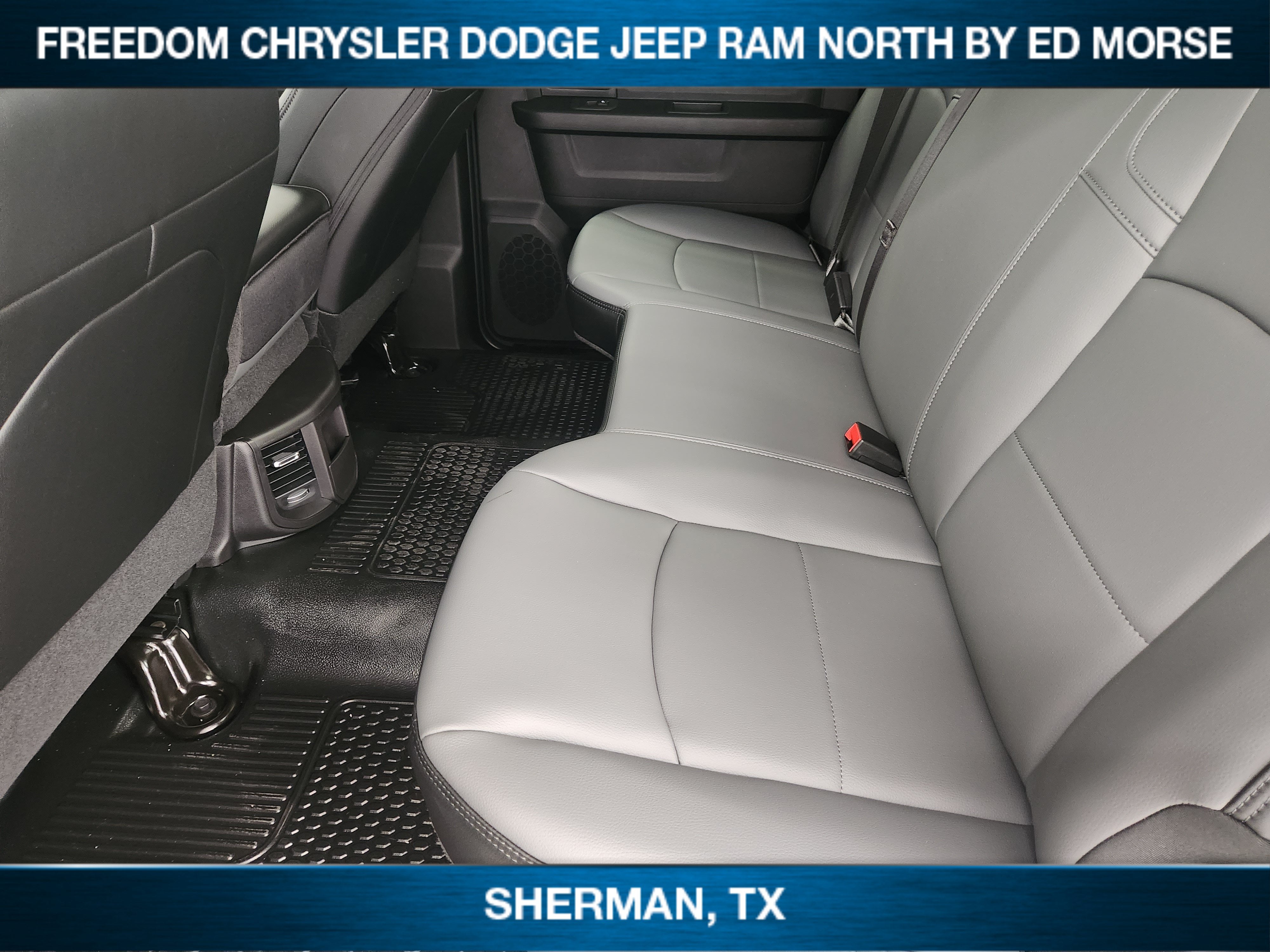 2026 RAM 3500 RAM 3500 TRADESMAN CREW CAB 4X4 8' BOX