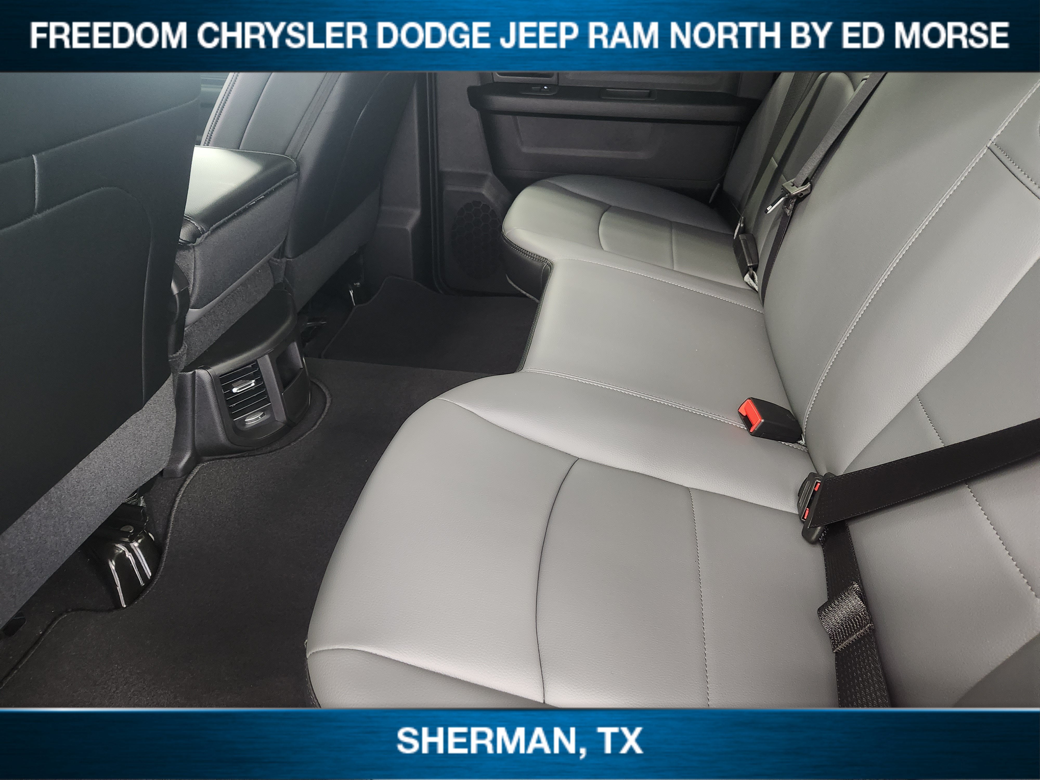 2027 RAM 3500 RAM 3500 TRADESMAN CREW CAB 4X4 8' BOX