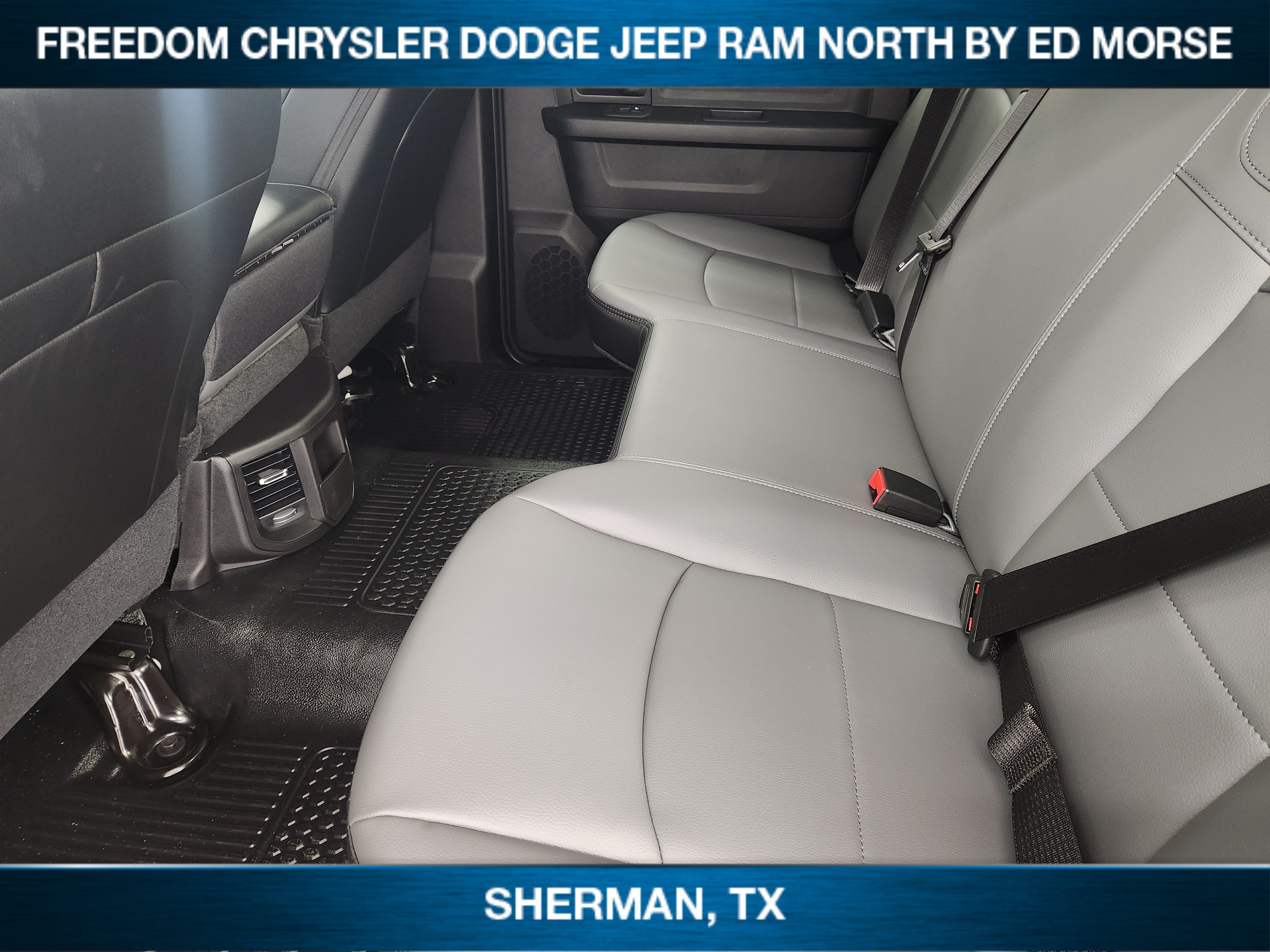2027 RAM 3500 RAM 3500 TRADESMAN CREW CAB 4X4 8' BOX