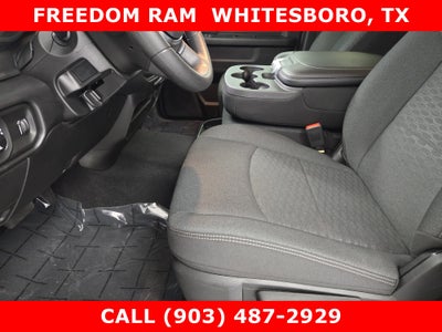 2026 RAM Ram 2500 RAM 2500 BLACK EXPRESS CREW CAB 4X4 6'4' BOX