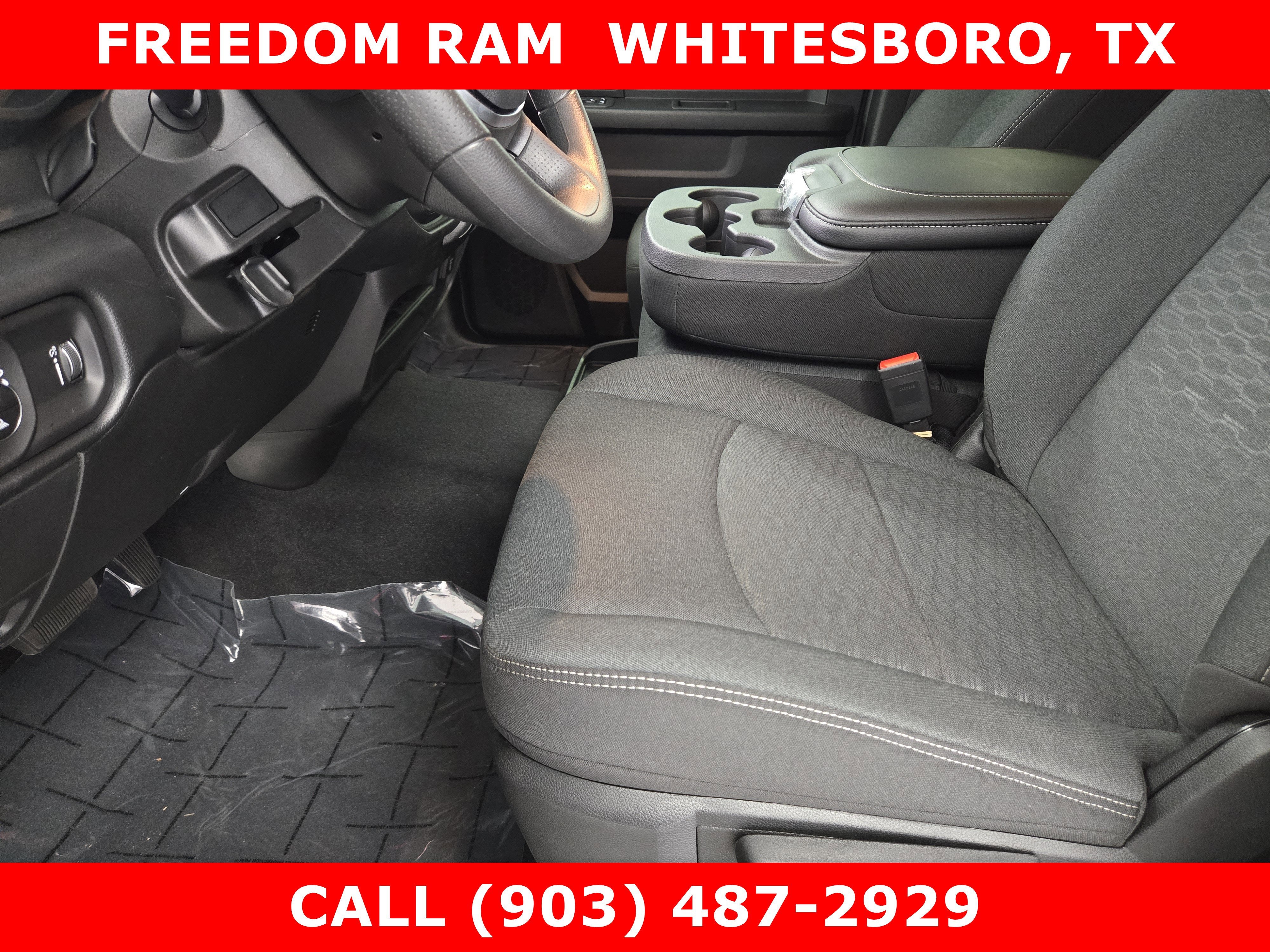 2026 RAM Ram 2500 RAM 2500 BLACK EXPRESS CREW CAB 4X4 6'4' BOX