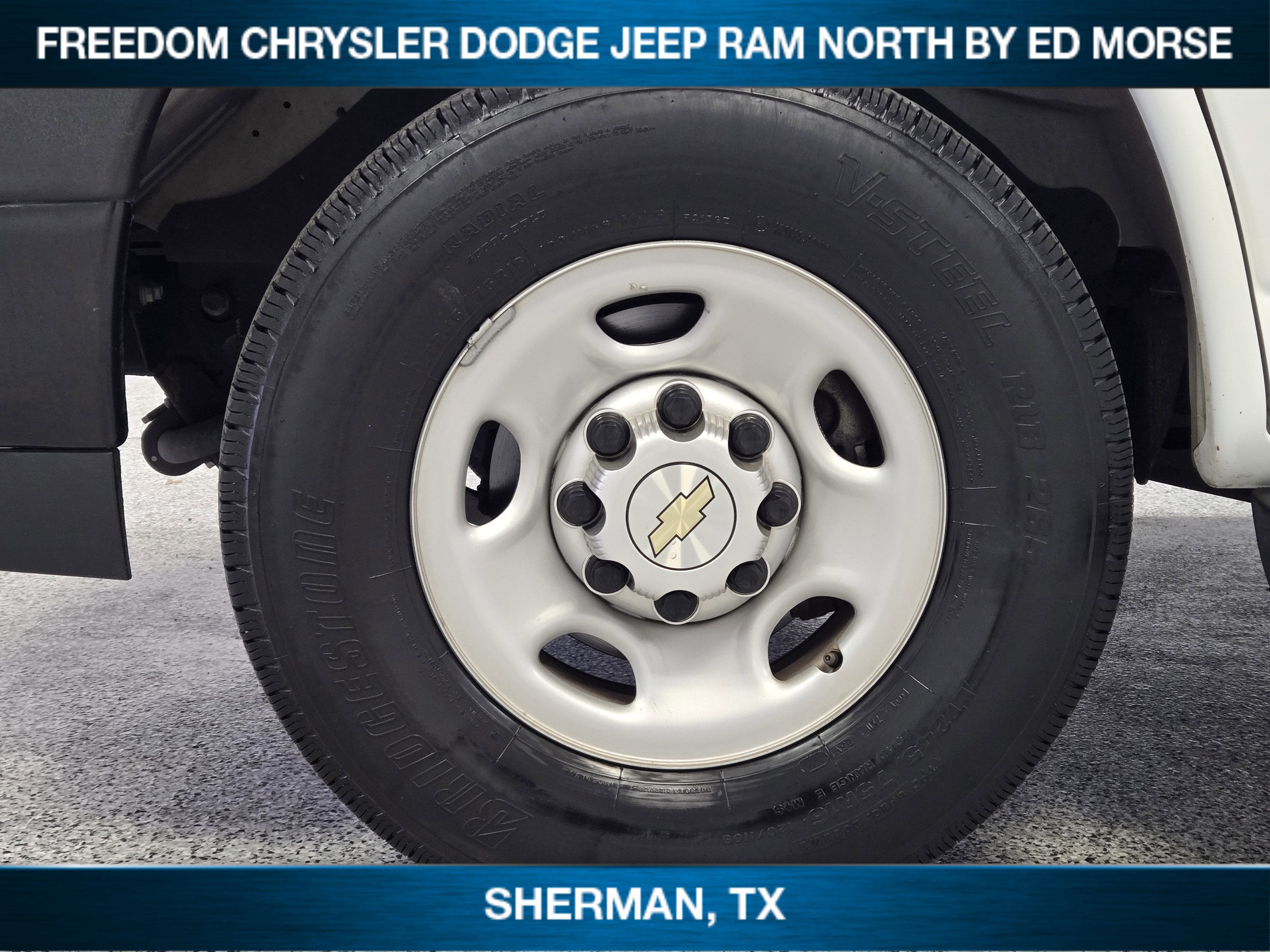 2023 Chevrolet Express Passenger LS