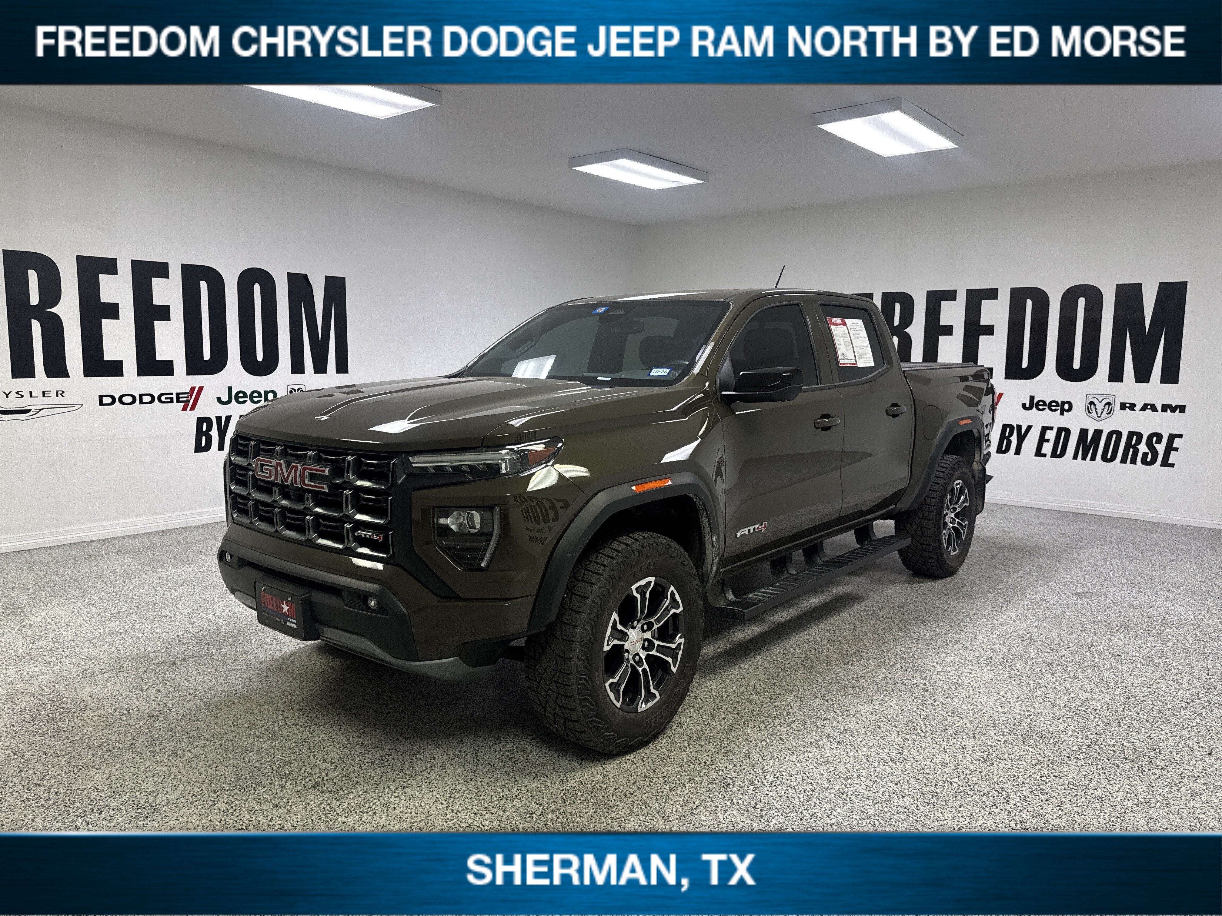 2023 GMC Canyon 4WD AT4
