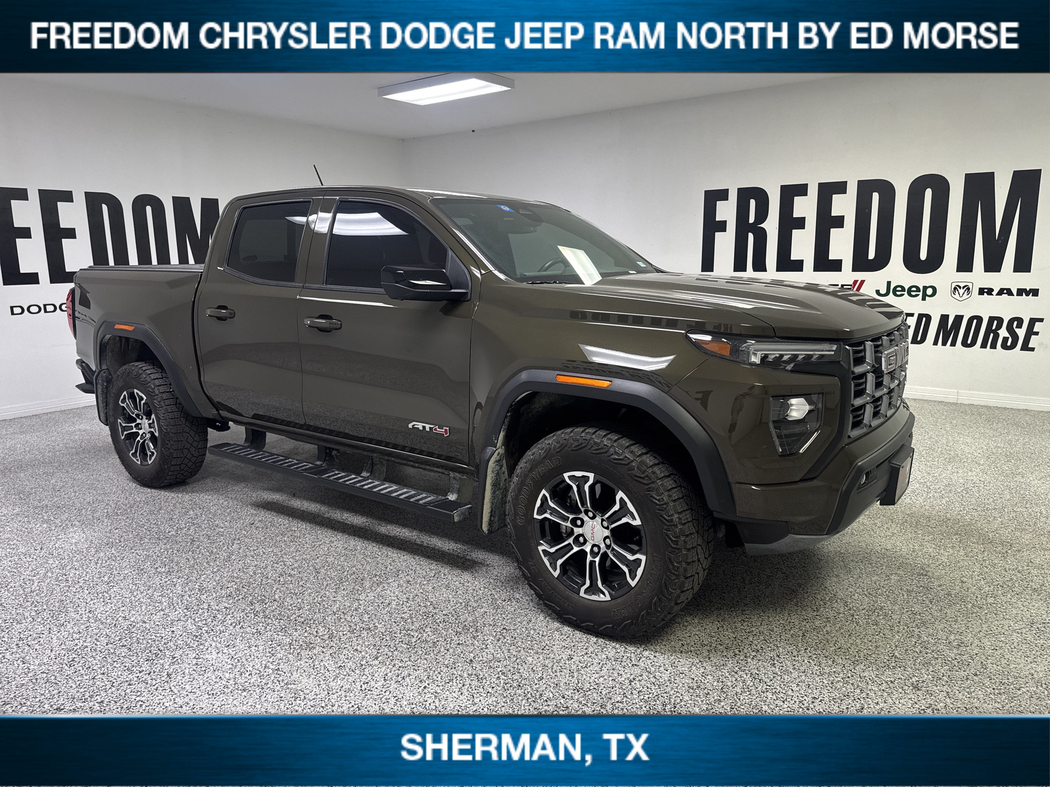 2023 GMC Canyon 4WD AT4