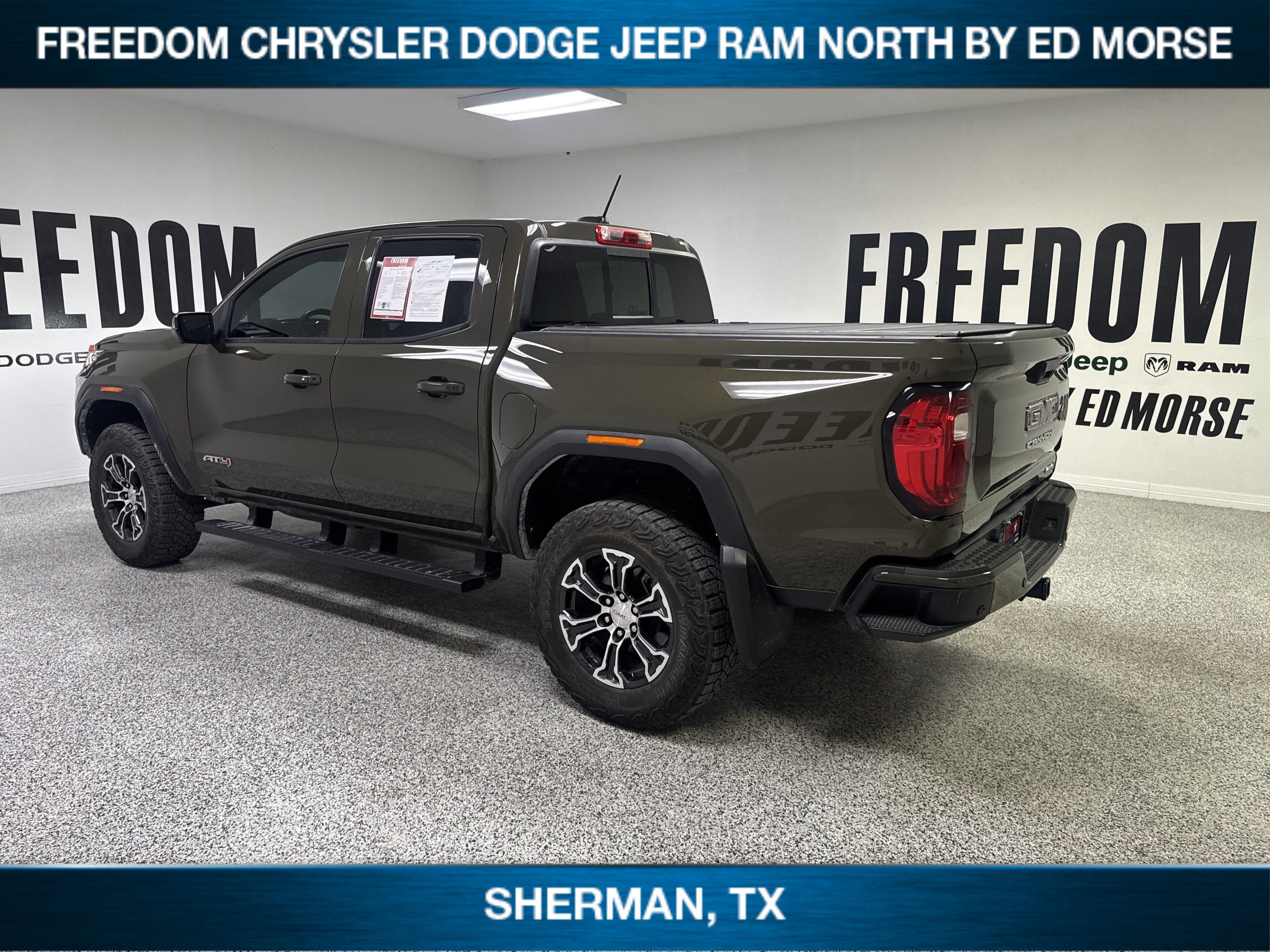 2023 GMC Canyon 4WD AT4