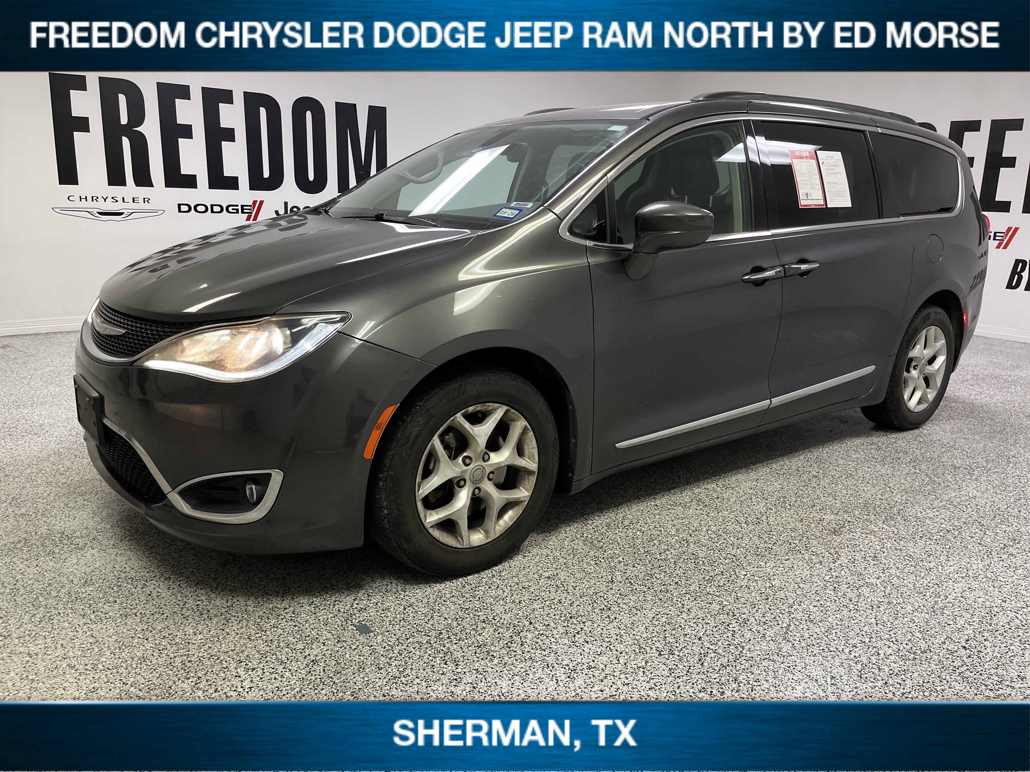 2017 Chrysler Pacifica Touring-L