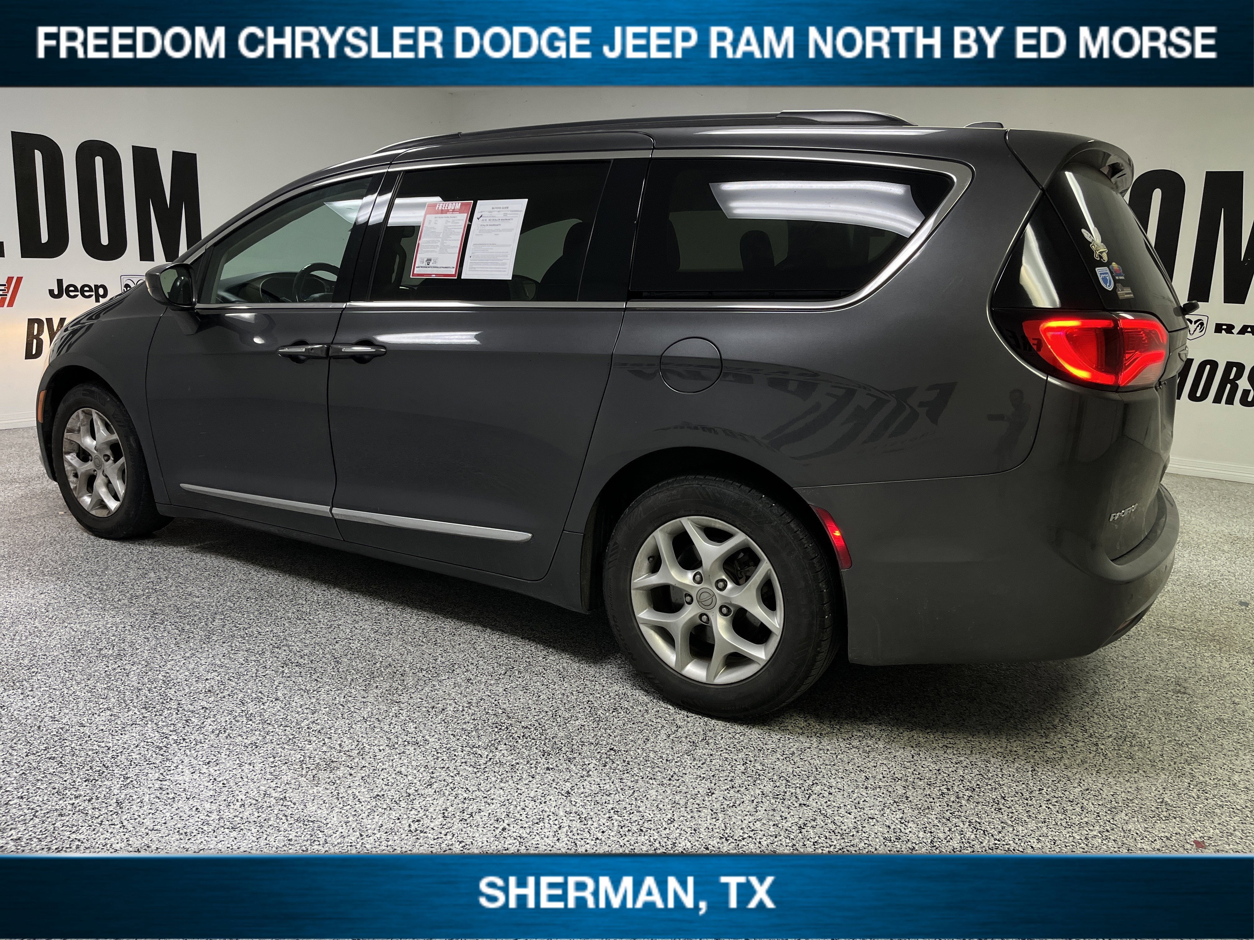 2017 Chrysler Pacifica Touring-L