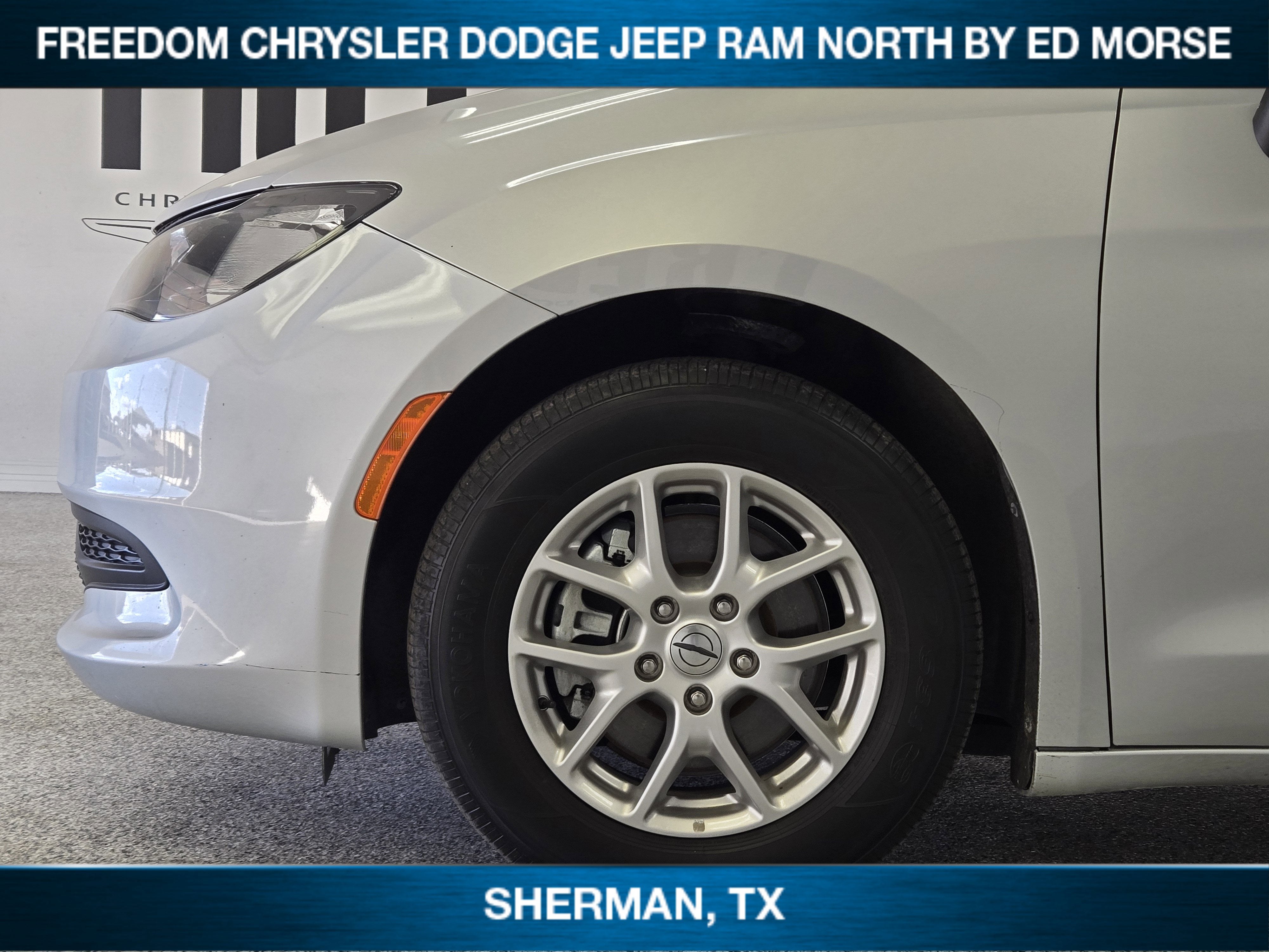 2023 Chrysler Voyager LX