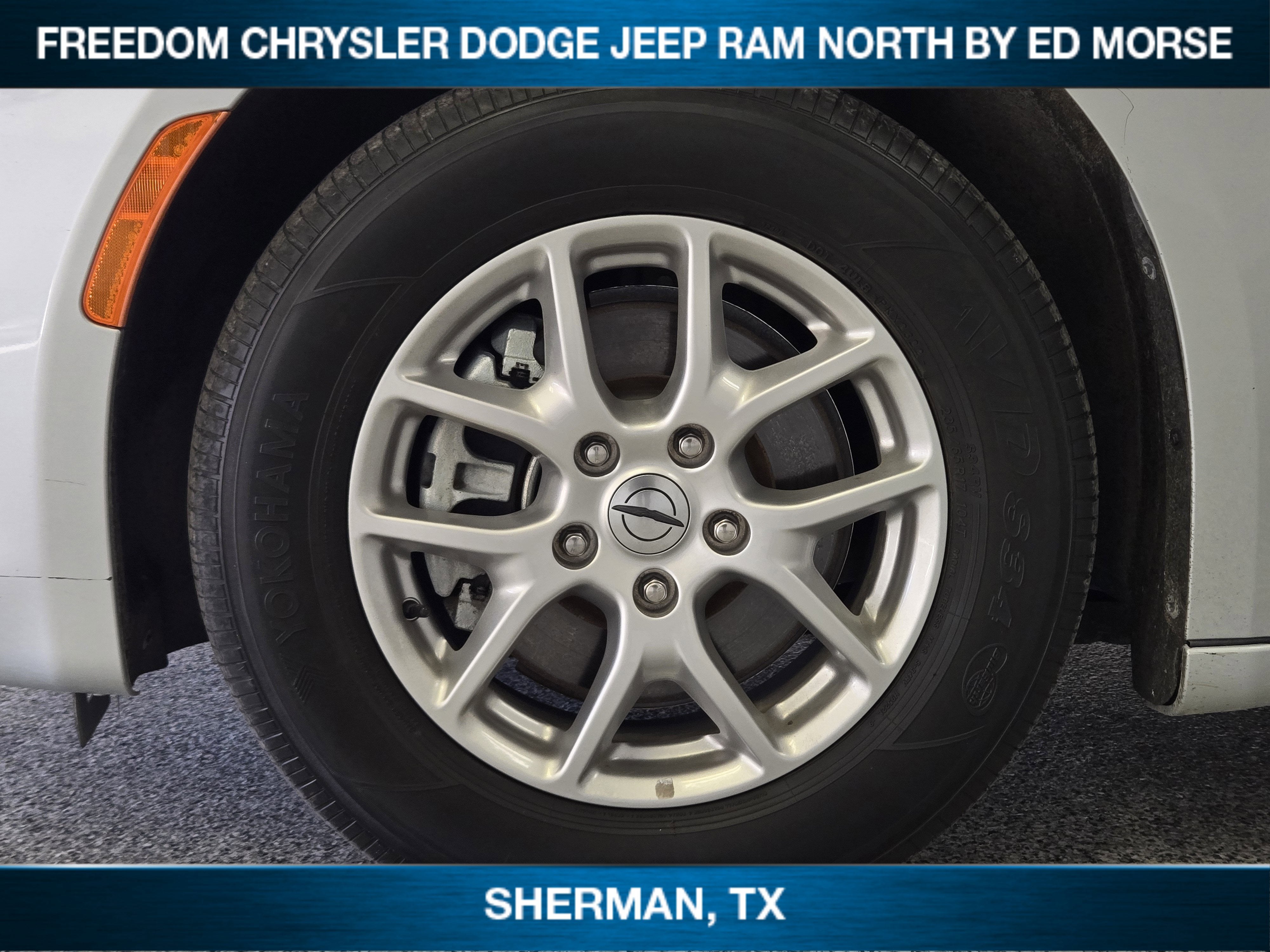 2023 Chrysler Voyager LX