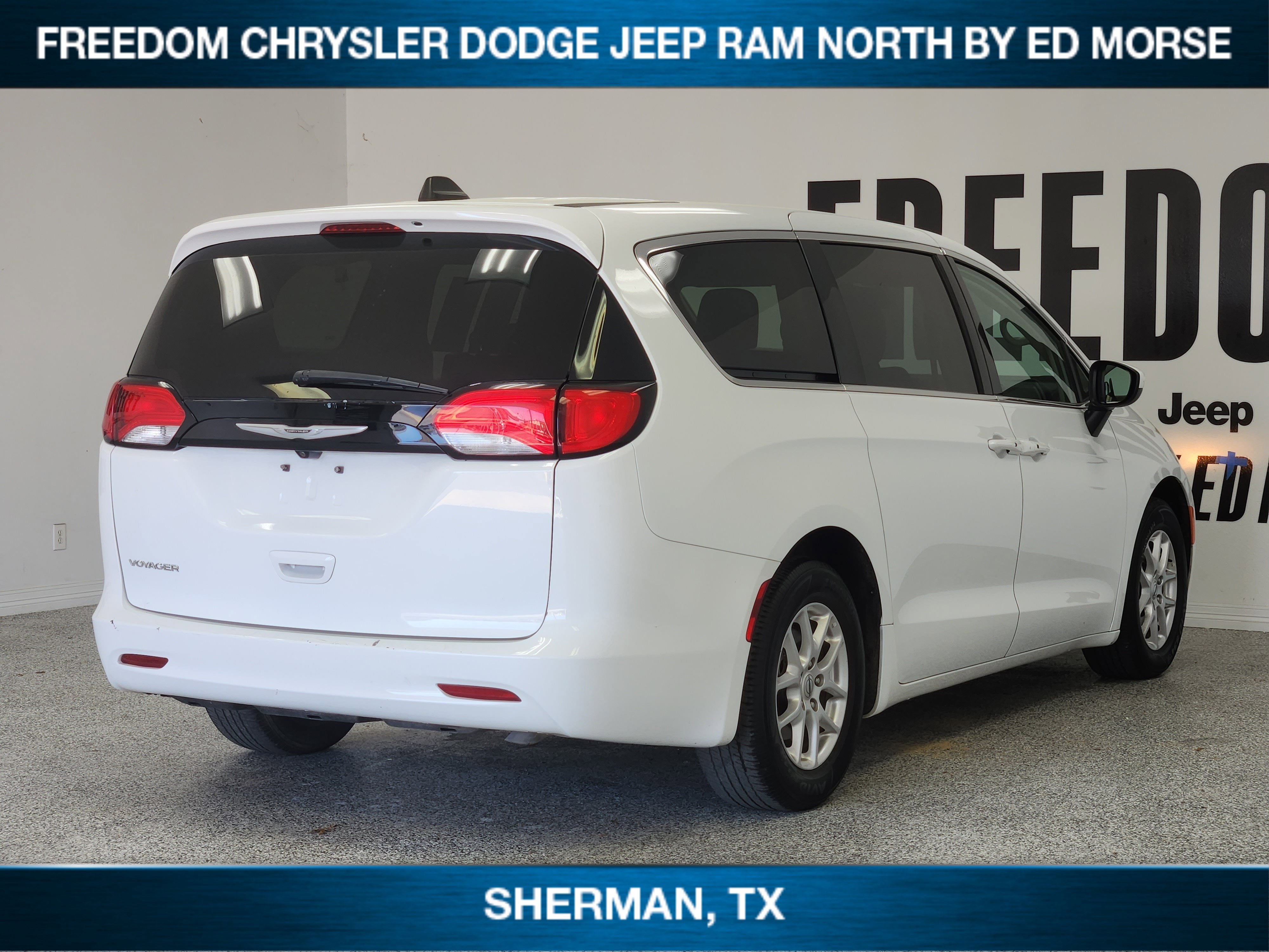 2023 Chrysler Voyager LX
