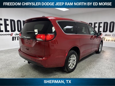 2025 Chrysler Voyager LX