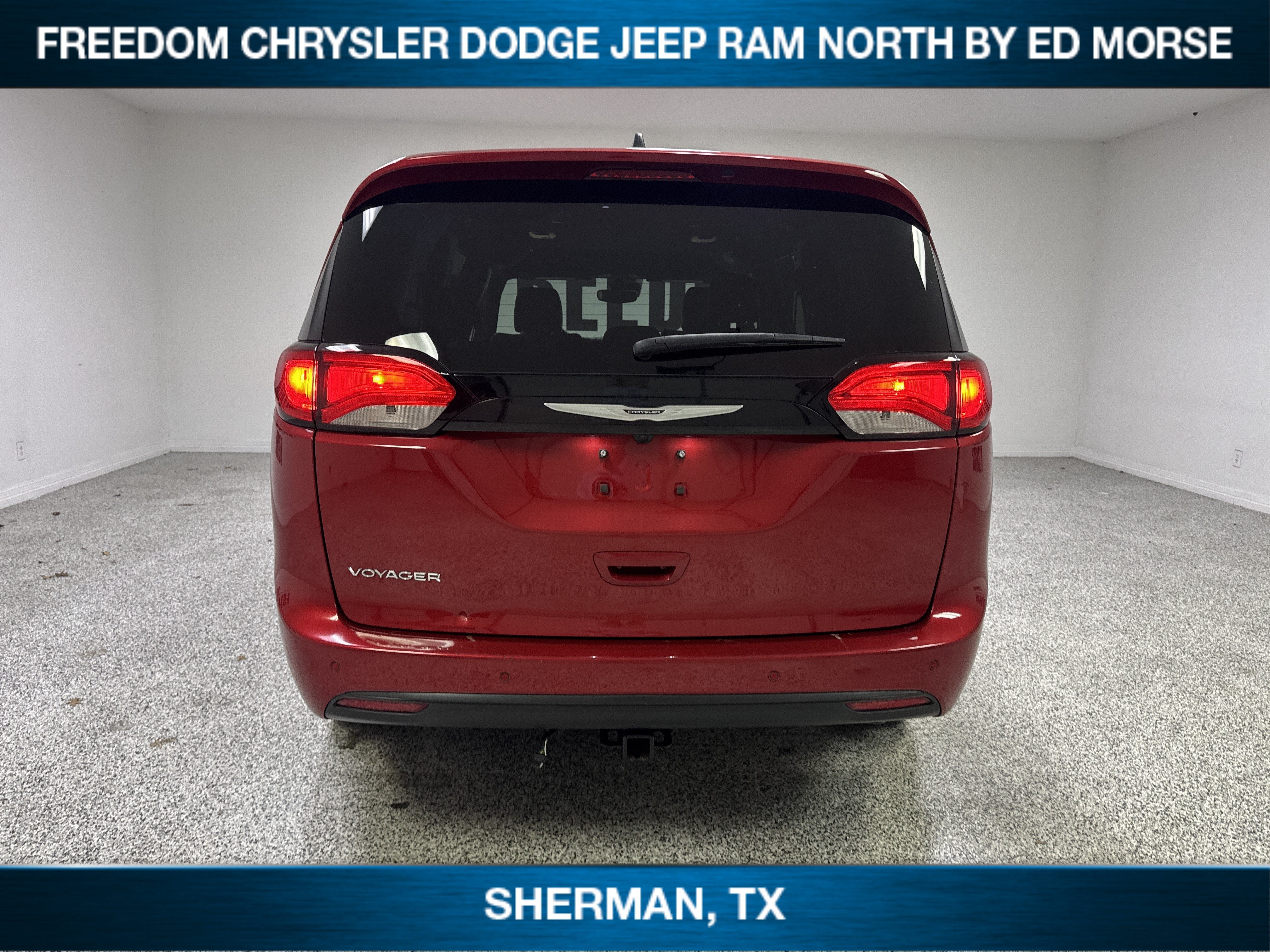 2025 Chrysler Voyager LX