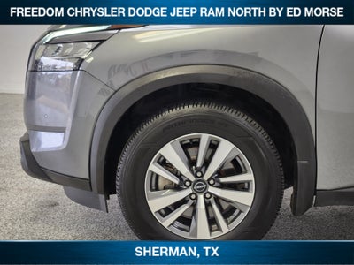 2023 Nissan Pathfinder SL