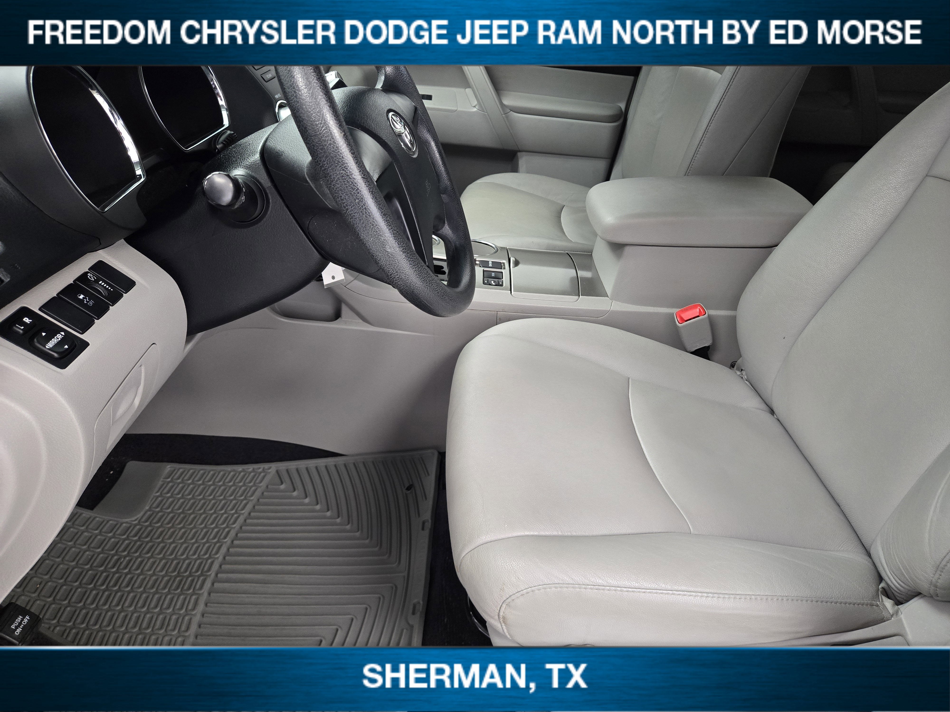 2012 Toyota Highlander SE